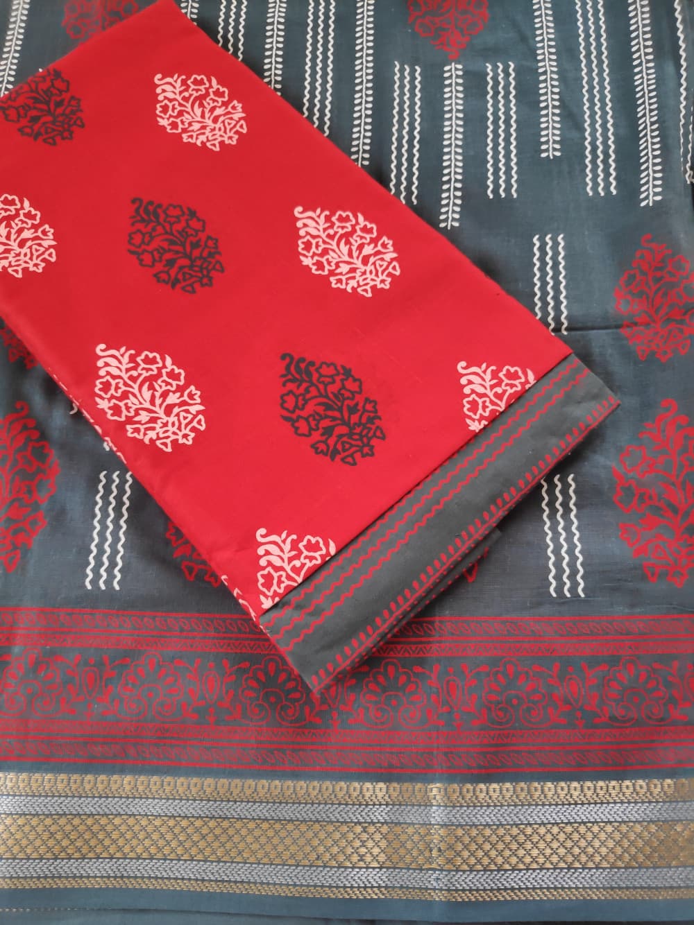 Tomato Red Casual wear Printed/Daily wear Cotton Dress Materials